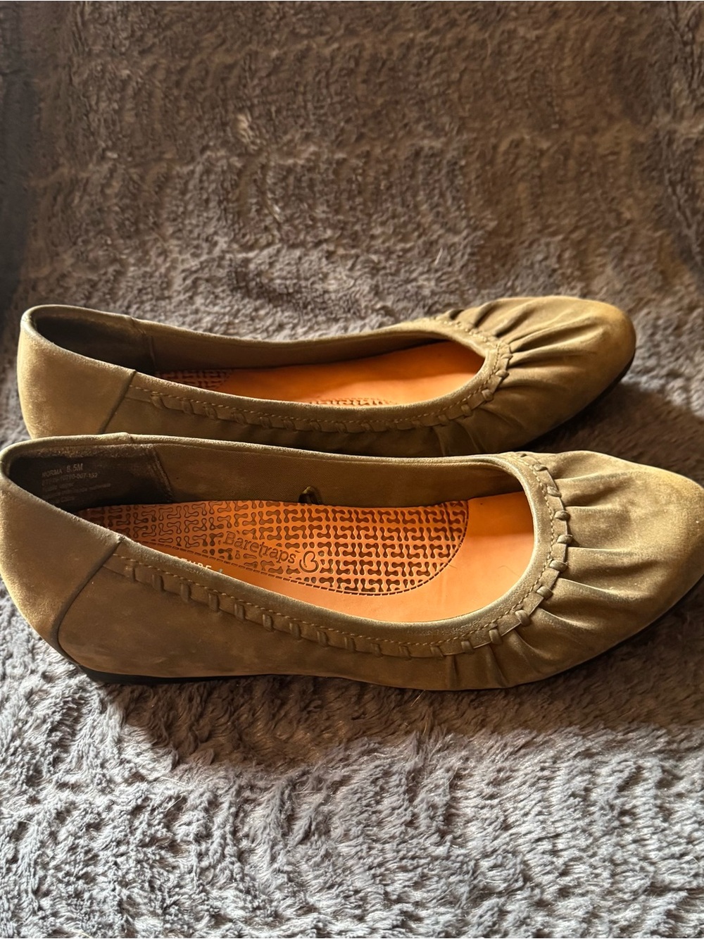 BareTraps Olive/Tan Women's Ballet Flats